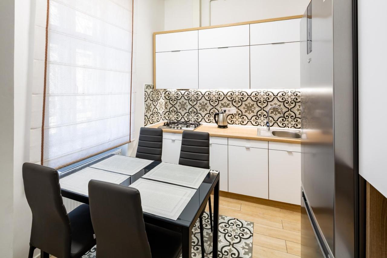 Romari Апартаменти Куліша 41 Lviv Exterior photo